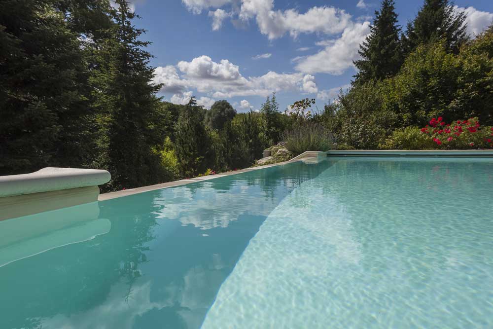 AVANTAGES DE L&rsquo;ELECTROLYSE DU SEL POUR TRAITER MA PISCINE MAGILINE