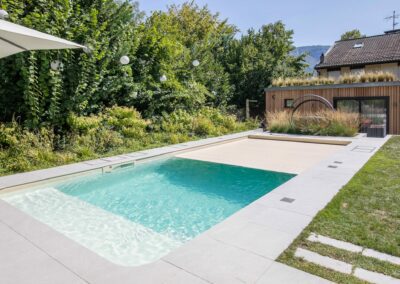 Volet roulant de fermeture de piscine pour protection enfant